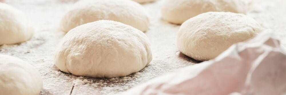 Wenn es mal schnell gehen muss: Dieses tolle Brötchen-Rezept ist auch etwas für Ungeduldige.