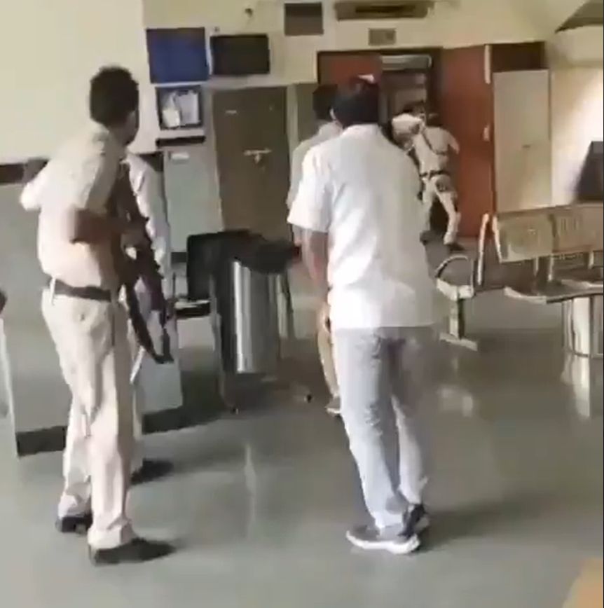 Gangsterboss im Gerichtssaal erschossen – Schützen hatten sich als Anwälte verkleidet