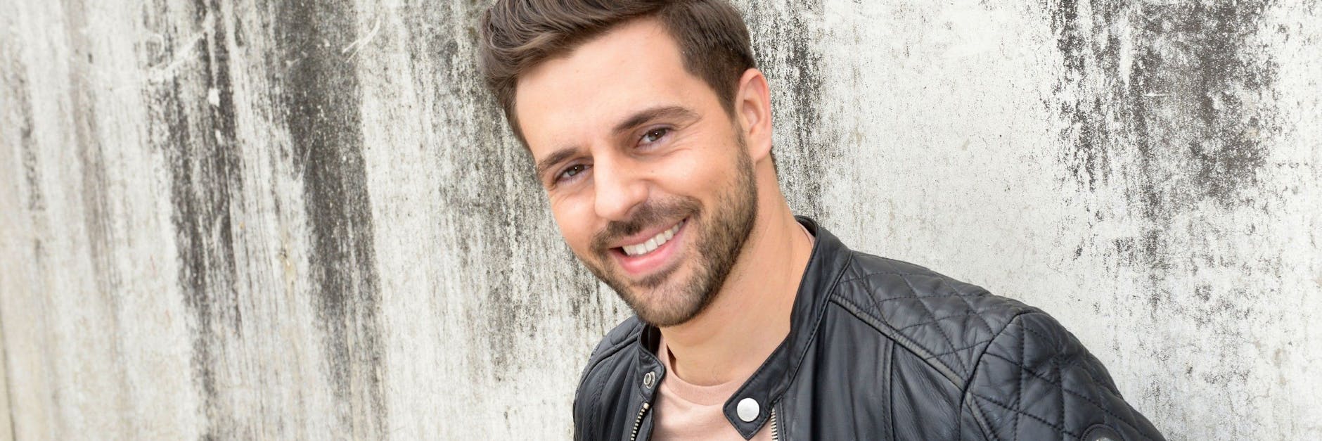 Schon in der Serie „Nachtschwestern“ verdrehte der Sonnyboy den Ladys den Kopf, jetzt spielt Nassim Avat bei GZSZ mit.