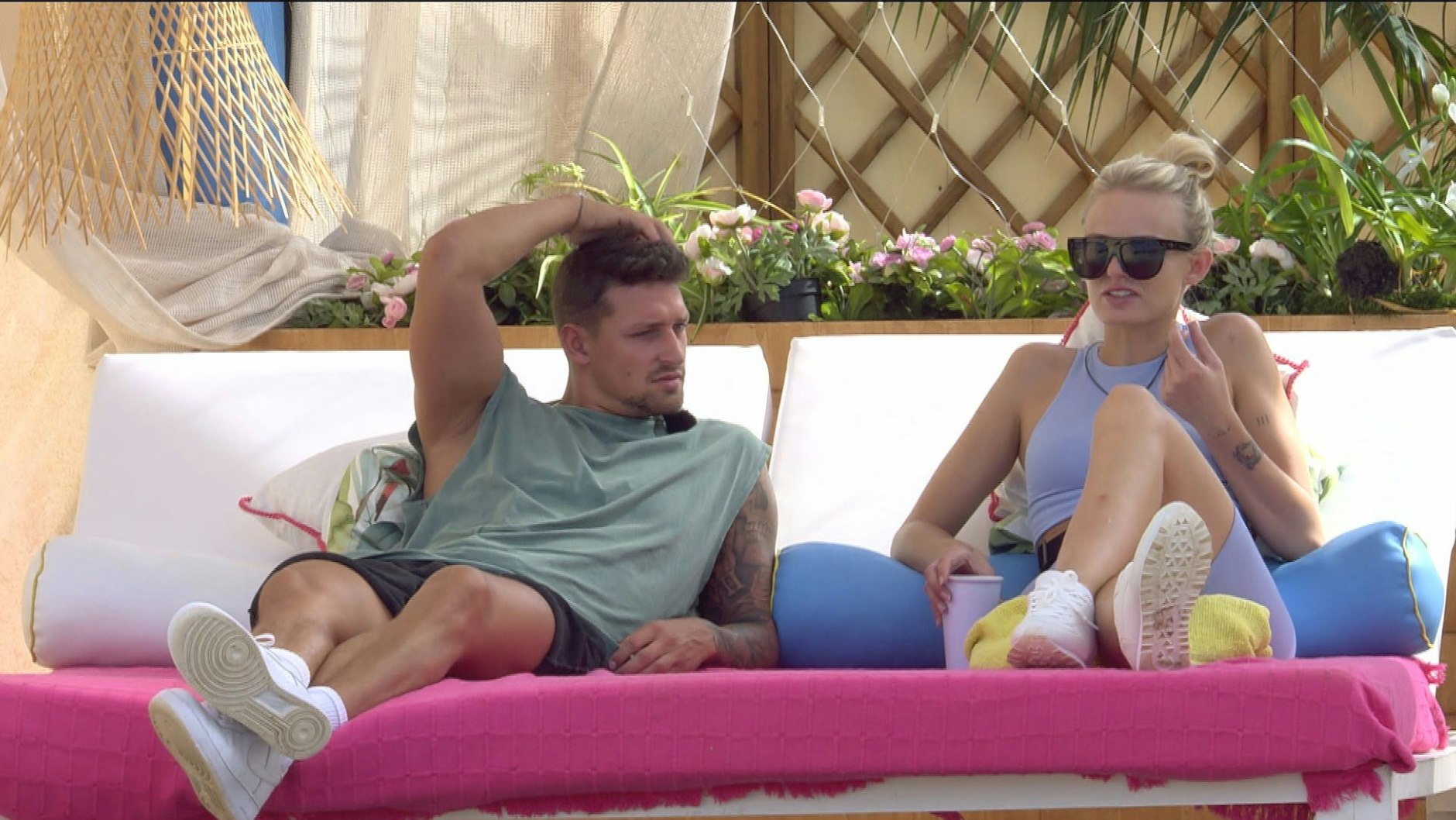 Jannik hat sich bei dieser Love Island-Staffel mehrfach nicht gerade fair gegenüber den anderen Islanderinnen gezeigt. Dafür bekam er nicht nur die eine oder andere Standpauke, sondern auch schnippische Kommentare aus dem Off.