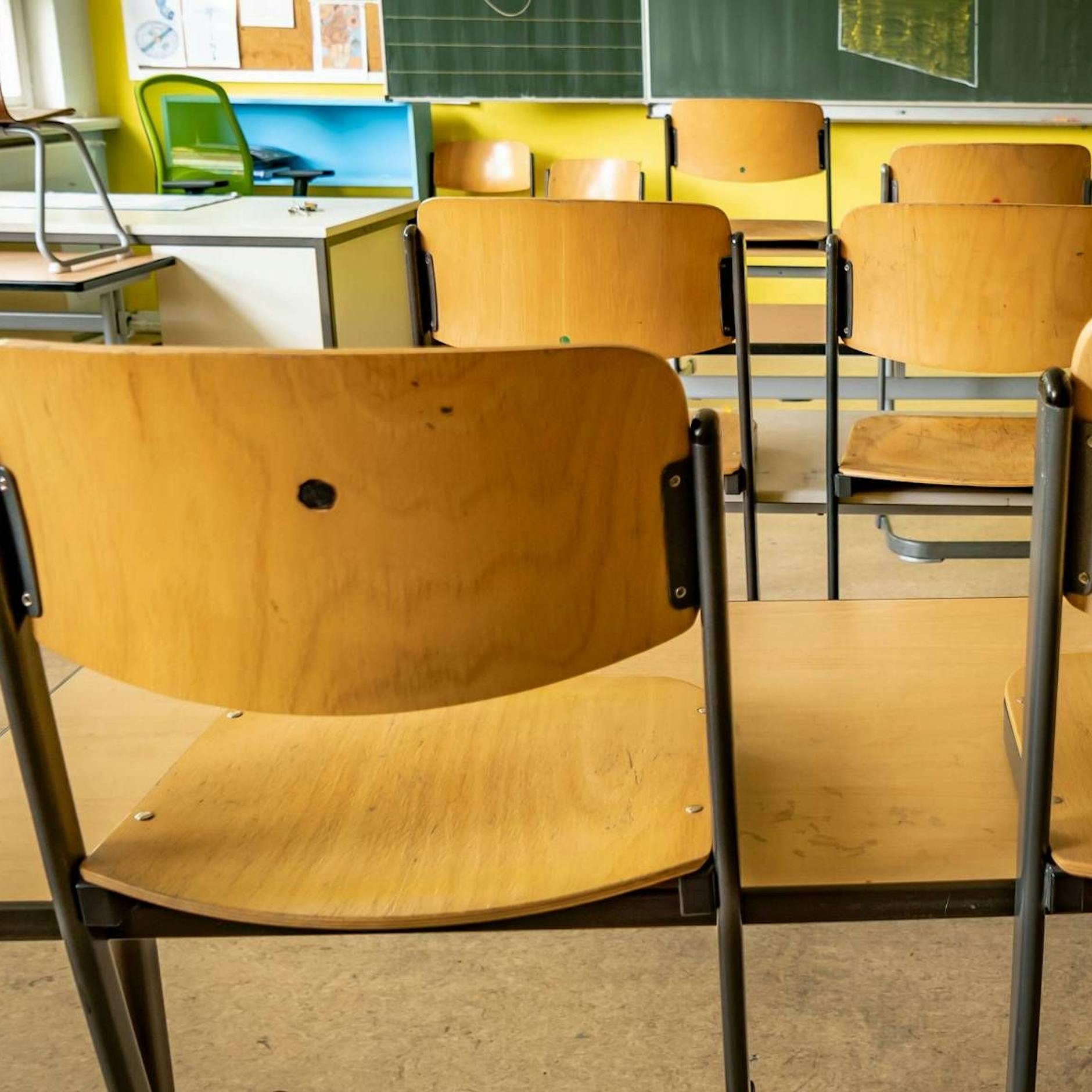 Alleingelassen: Wenn Eltern den Job von Lehrern und Erziehern machen müssen ...