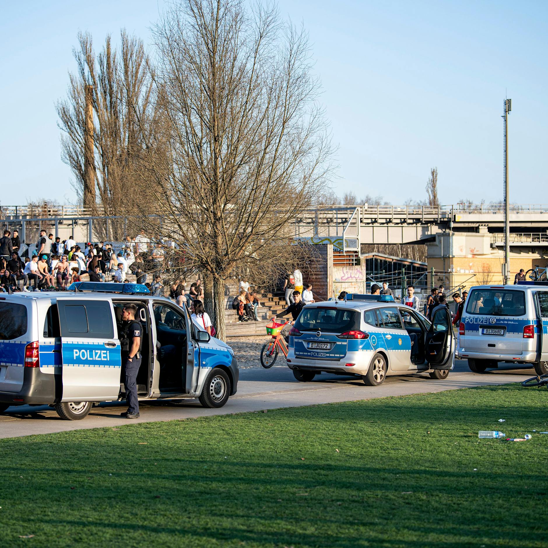 Drogenexzesse, Müll und Zerstörungen im Gleisdreieckpark: Berlin kriegt das Problem nicht den Griff! Und nun?