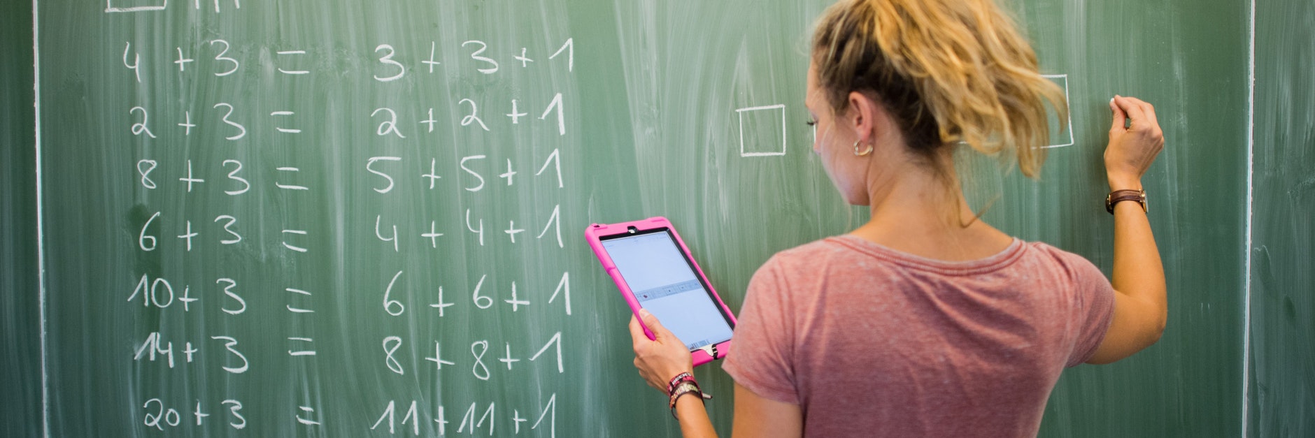 Verbeamtet oder nicht? Bei ungeimpften Lehrern bietet diese Frage jetzt noch mehr Zündstoff.