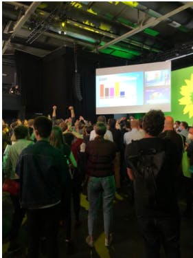 Riesen-Jubel bei der Wahlparty der Grünen in der Columbiahalle