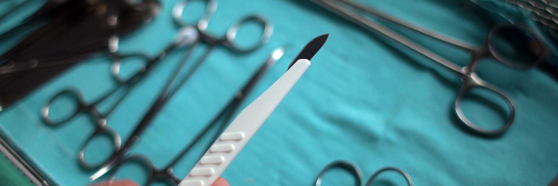 Früher war es der Busen, heute ist es der Po: Einen kräftigen Allerwertesten wie eine der Strand-Schönheiten an der Copacabana zu besitzen, ist für viele Frauen zu einem Schönheitsideal geworden. 