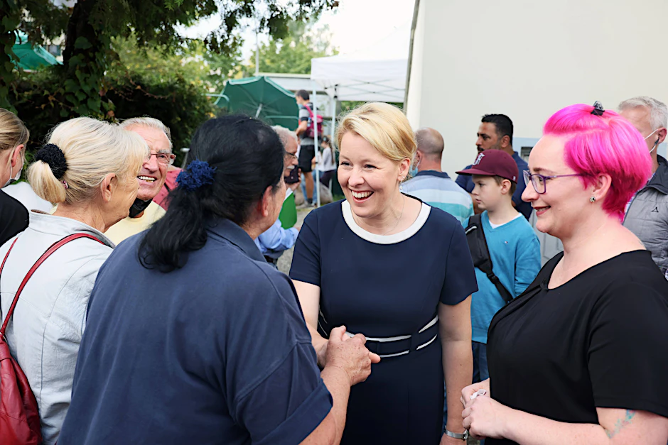 Wahlkampf Jottwede: Franziska Giffey bei einer Kleintierschau in Rudow. Dort war auch ihr Wahlkreis.