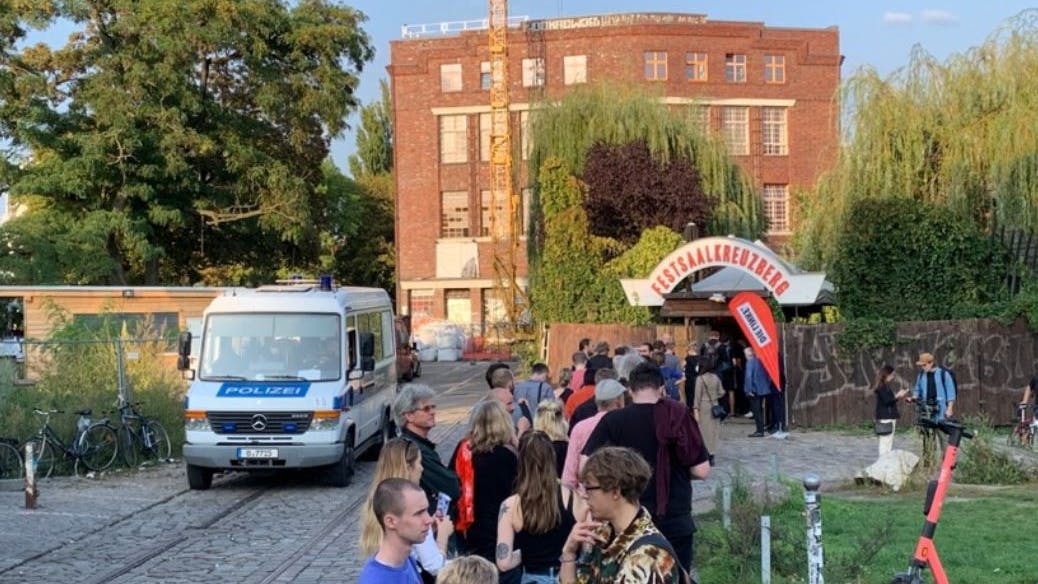 Die Linkspartei feiert den Wahlabend im Festsaal Kreuzberg in Berlin.