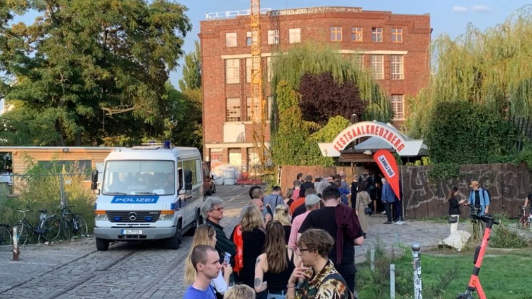 Die Linkspartei feiert den Wahlabend im Festsaal Kreuzberg in Berlin.