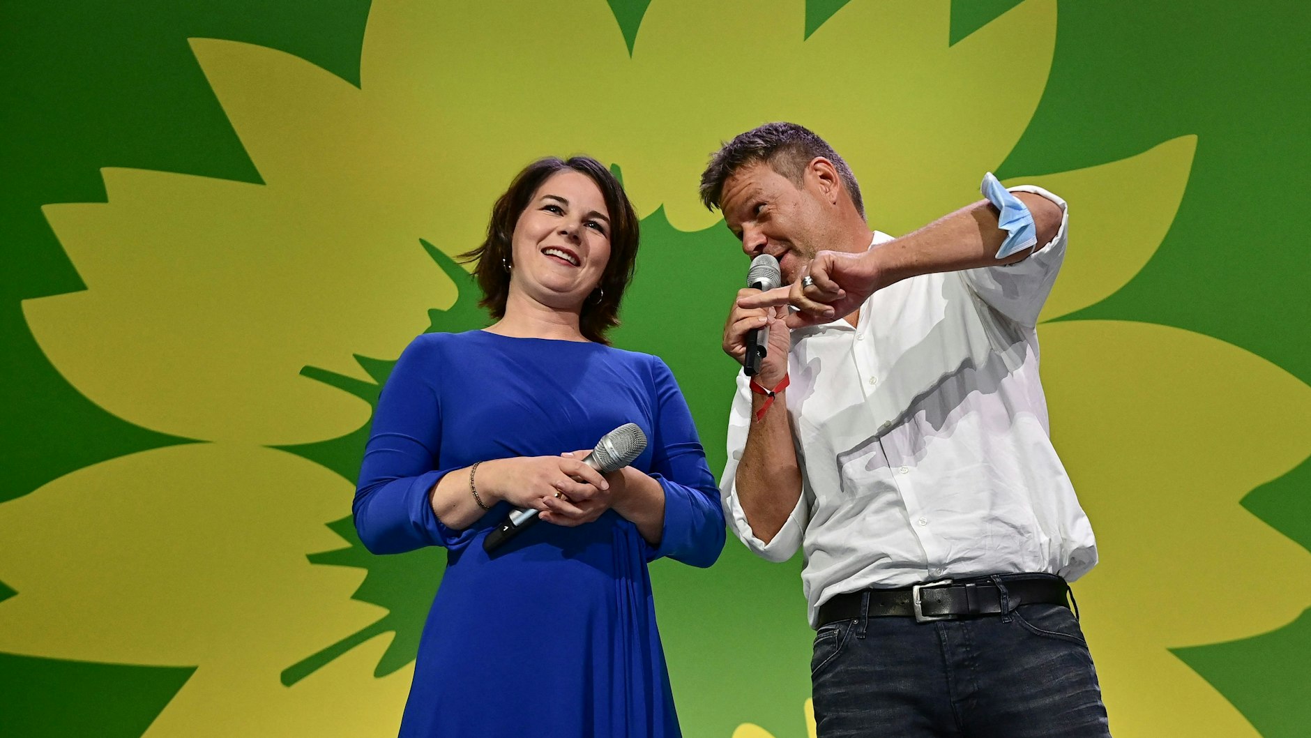 Die Grünen: Annalena Baerbock und Robert Habeck sprechen auf der Wahlparty ihrer Partei.