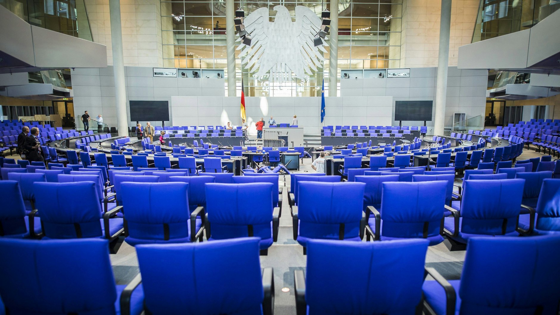 735 Abgeordnete ziehen in den neuen Bundestag ein. Die teilte der Bundeswahlleiter im vorläufigen Wahlergebnis mit.