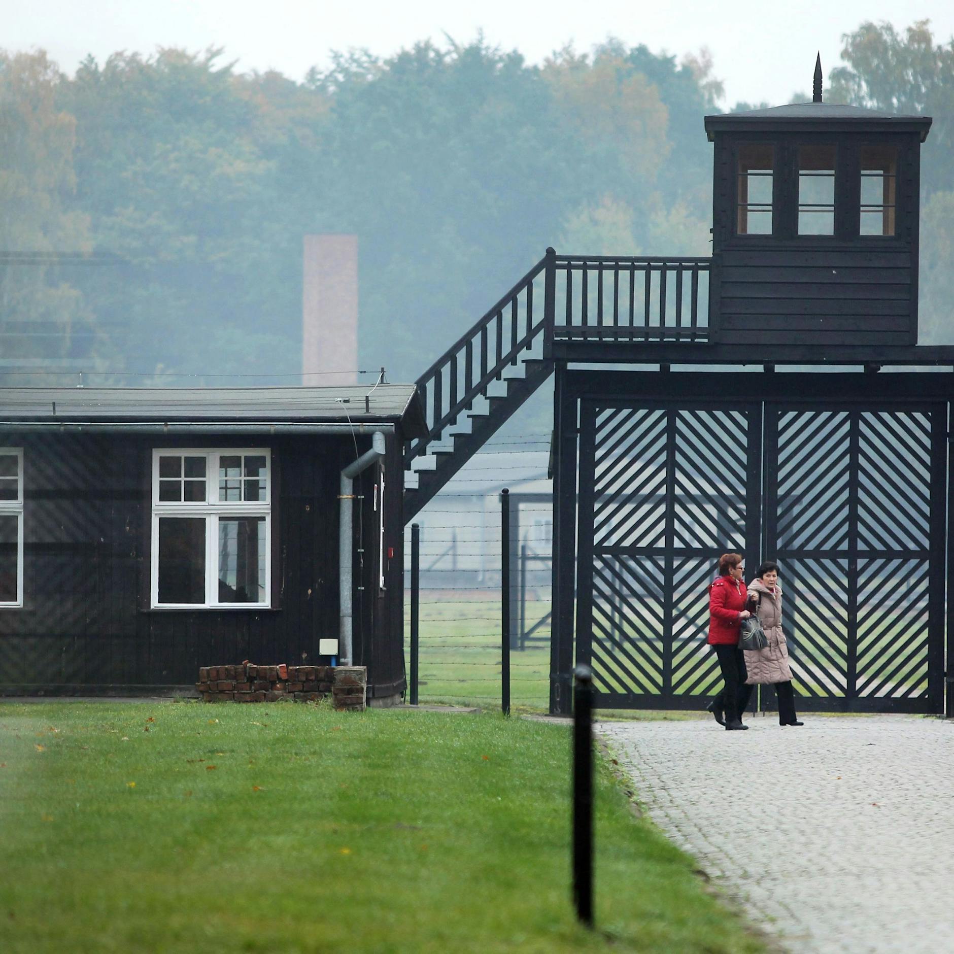 Beihilfe zum Mord in mehr als 11.000 Fällen: Frühere Sekretärin von NS-Todeslager ist heute 96 Jahre alt – jetzt steht sie vor Gericht