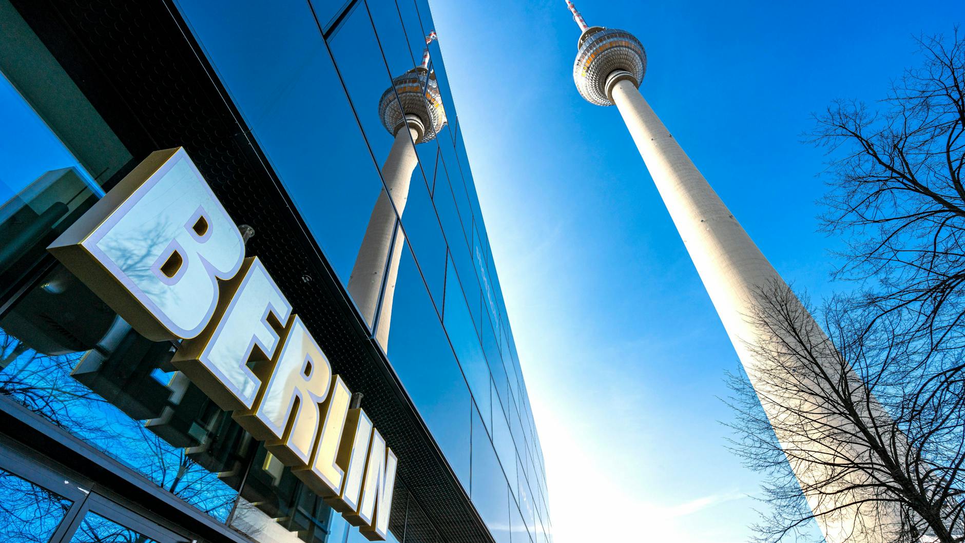 Die Bezirksverordnetenversammlung kann keine Gesetze erlassen, aber sie bestimmt darüber, wie die Bezirke verwaltet werden.<br><br>