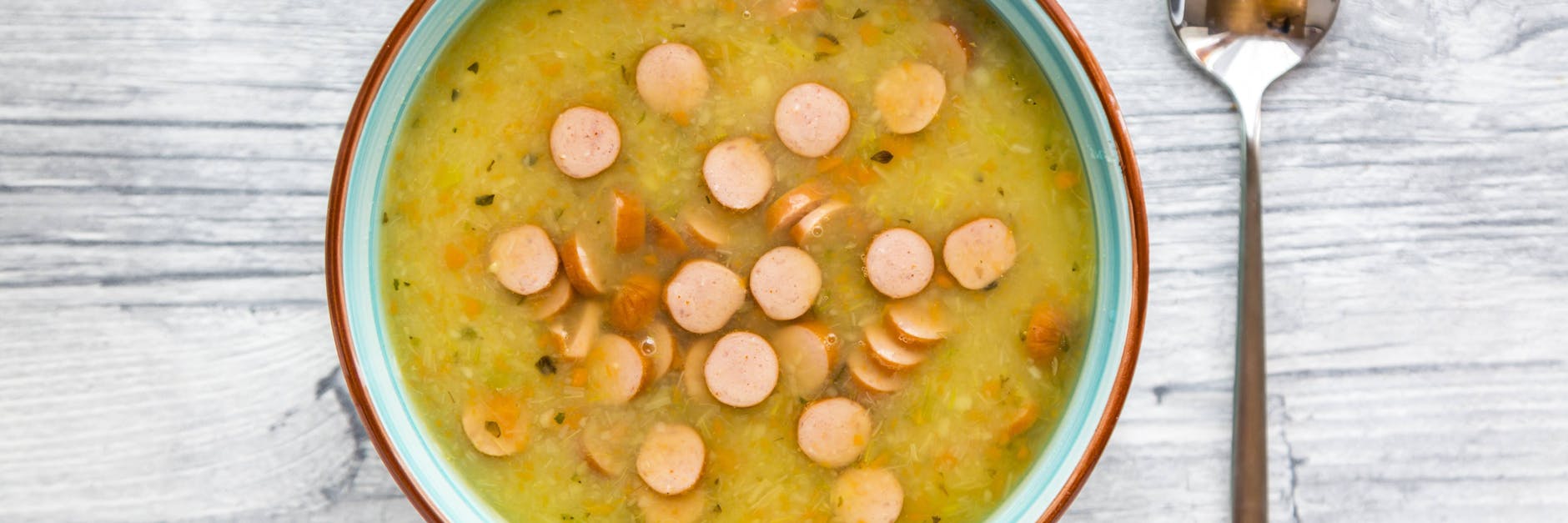 Diese Kartoffelsuppe macht doppelt glücklich. Und sie ist so schnell gemacht!