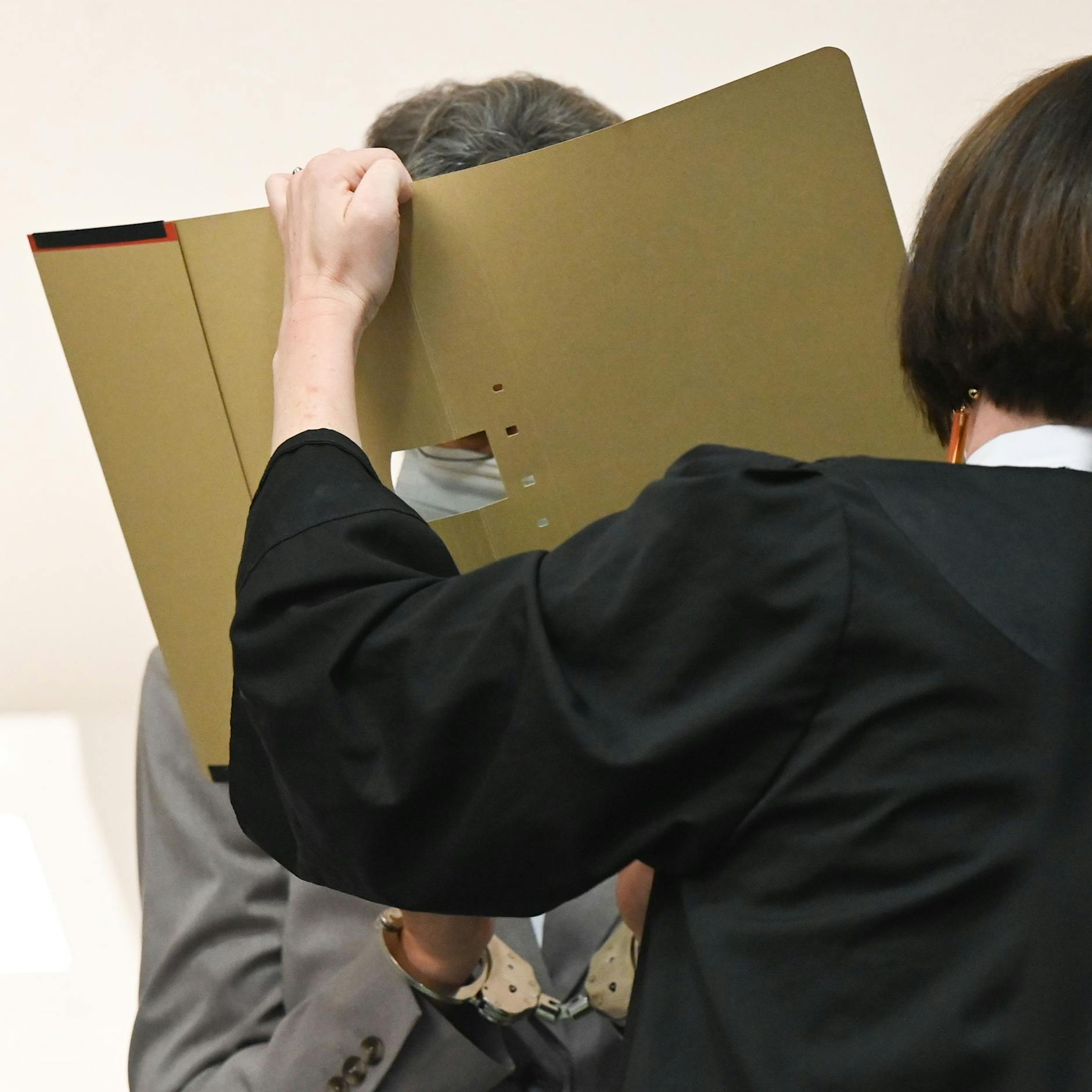 Junge (4) erstickt, weil man ihn für die „Reinkarnation von Hitler“ hielt