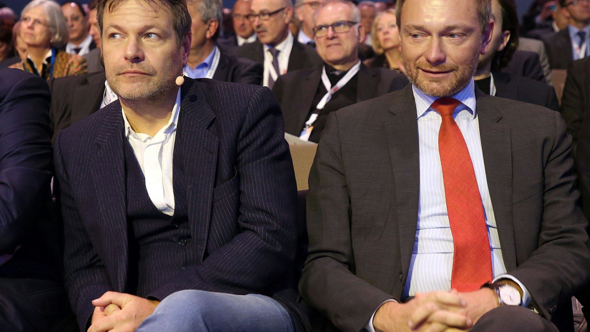 Ein Bild aus früheren Tagen: Christian Lindner (r.), FDP-Vorsitzender, und Robert Habeck, Grünen-Vorsitzender, nehmen am Deutschen Arbeitgebertag 2018 teil.&nbsp;
