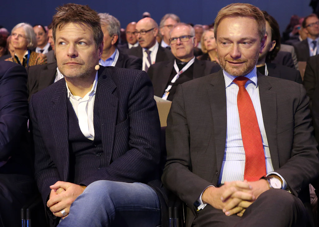 Die Königsmacher: Muskelspiele bei Grünen und FDP