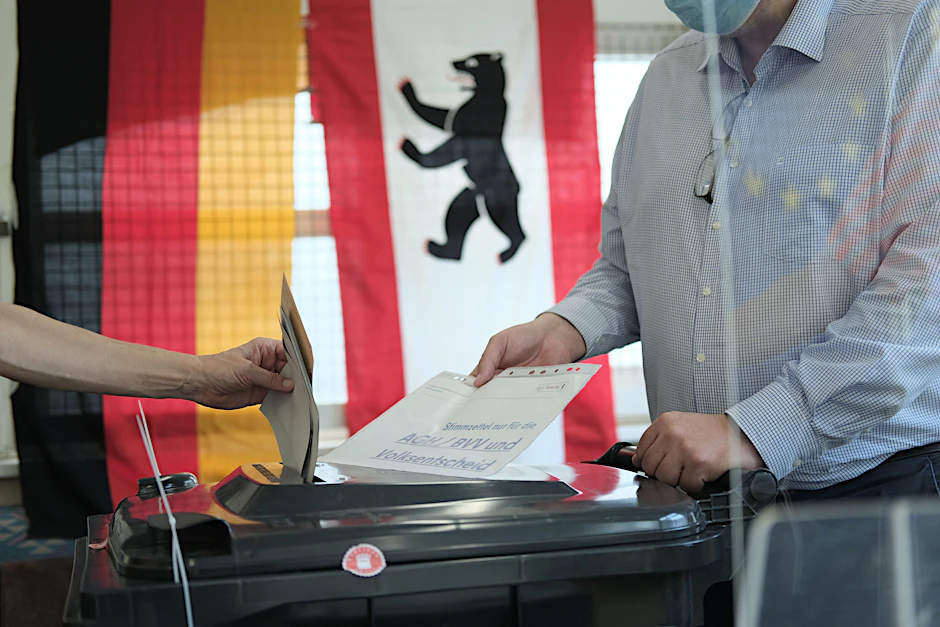 In einigen Berliner Wahllokalen wurde am Sonntag noch deutlich nach 18 Uhr gewählt<br>