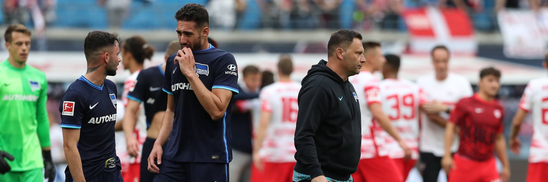 Waren in Leipzig bedient und bekamen am Dienstagabend gefühlt einen weiteren Tiefschlag: Trainer Pal Dardai und seine Hertha-Profis.