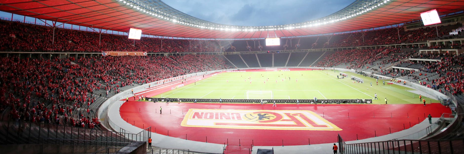 Auf das Union-Logo vor dem Marathon-Tor müssen die Eisernen gegen Haifa verzichten. Eine Anordnung der Uefa. 