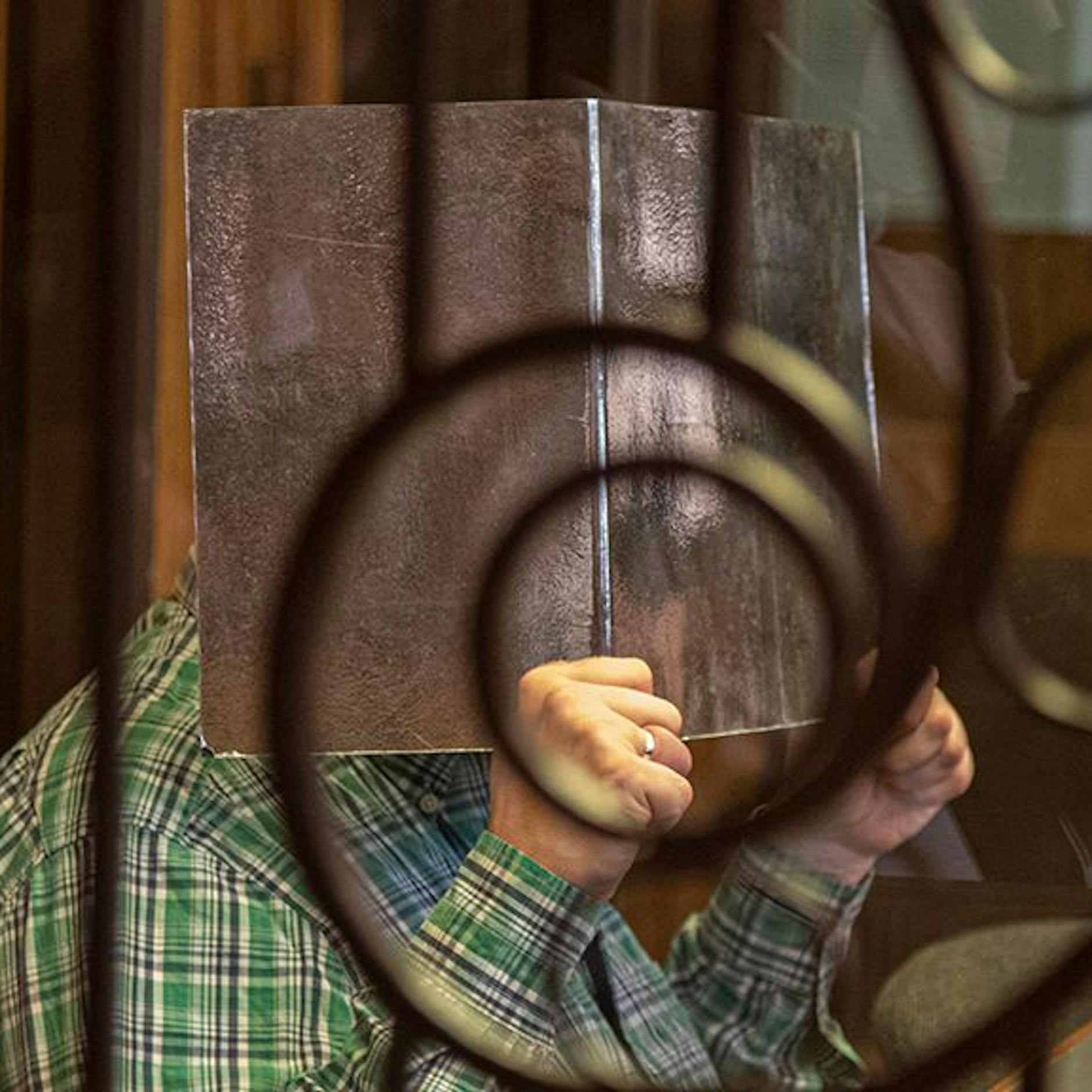 Schock-Prozess immer absurder: Jetzt fordern Tierschützer vegane Ernährung für den Berliner Kannibalen!