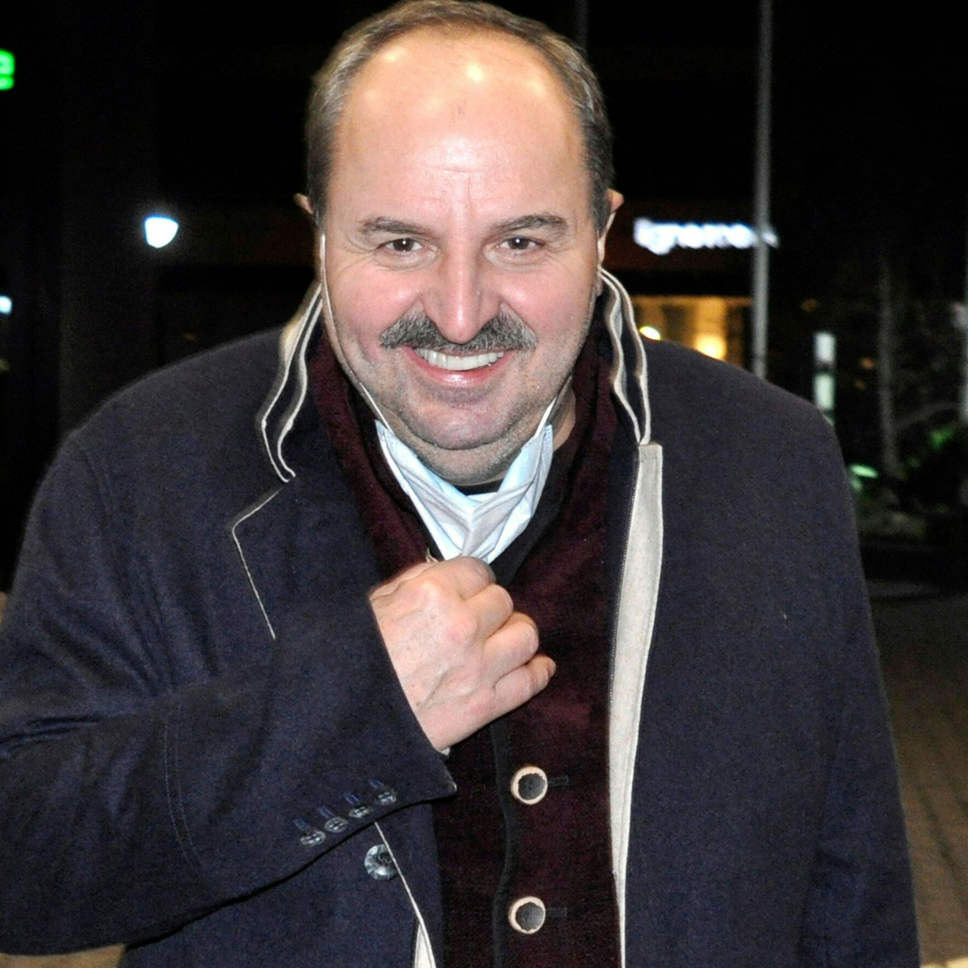 Johann Lafer gibt Tipps, wie das perfekte Wiener Schnitzel gelingt.