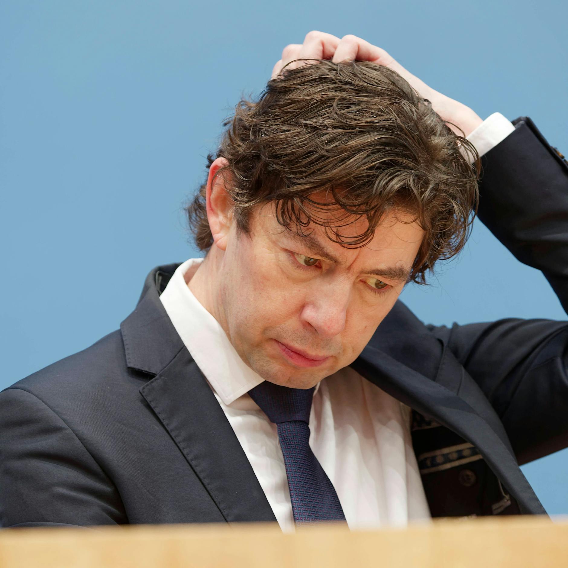 „Die Zahlen sehen übel aus“: Top-Virologe schockt mit DIESER Corona-Herbst-Prognose und fordert jetzt DAS