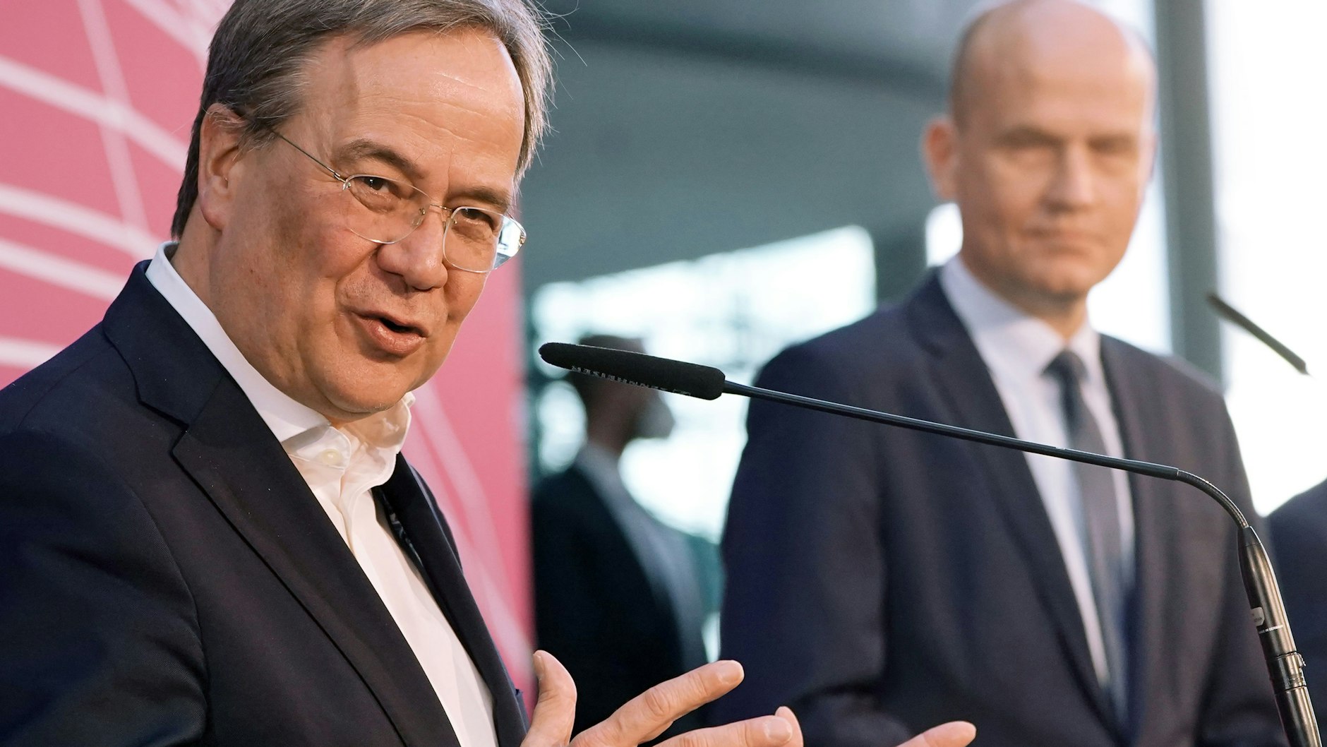 Der CDU-Vorsitzende Armin Laschet (l.) und der wiedergewählte Fraktionschef Ralph Brinkhaus. Das Bild stammt aus dem April.