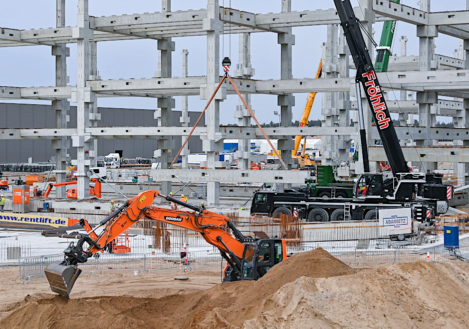 Die Inbetriebnahme der Tesla-Fabrik in Brandenburg wurde auf Ende 2021 verschoben.