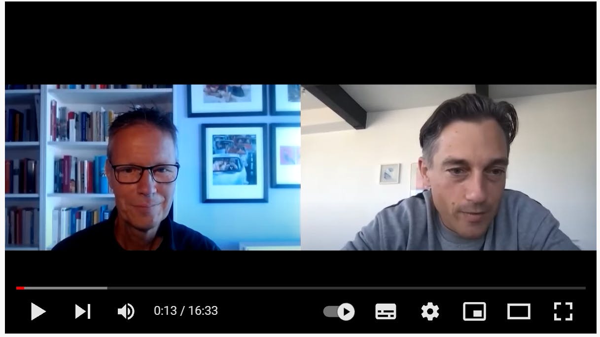 Volker Bruch interviewt den Medienwissenschaftler Michael Meyen.