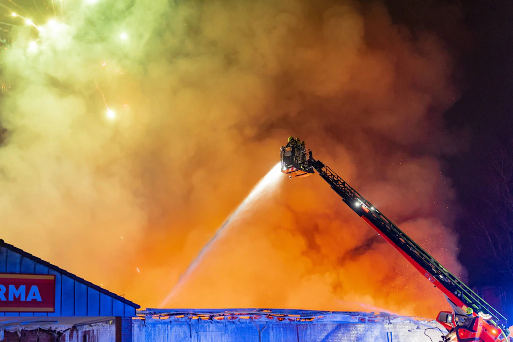 Feuerwehr zieht Bilanz: Weniger Einsätze, aber Angriffe auf Rettungskräfte