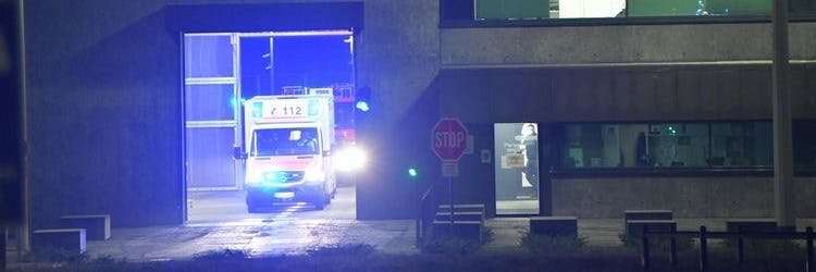 Ein Krankenwagen in der JVA Hedering. 