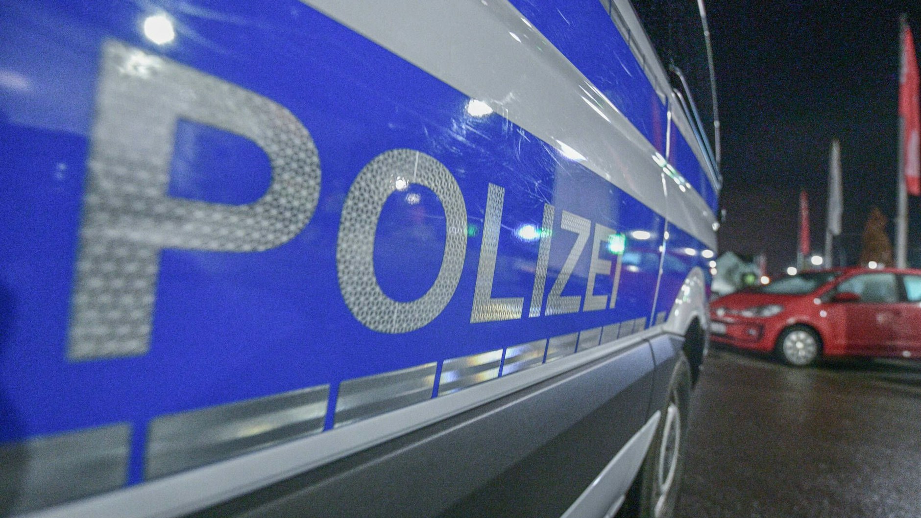 Die Einhaltung der schärferen Maßnahmen soll unter anderem von der Polizei überwacht werden.