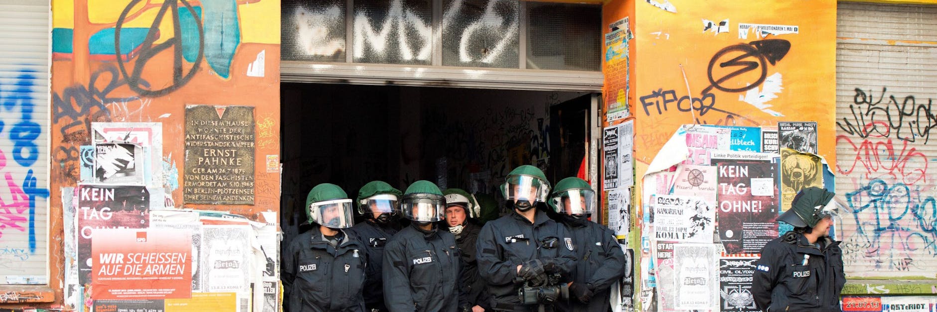 Immer wieder gibt es Polizeieinsätze in der Rigaer Straße 94. 