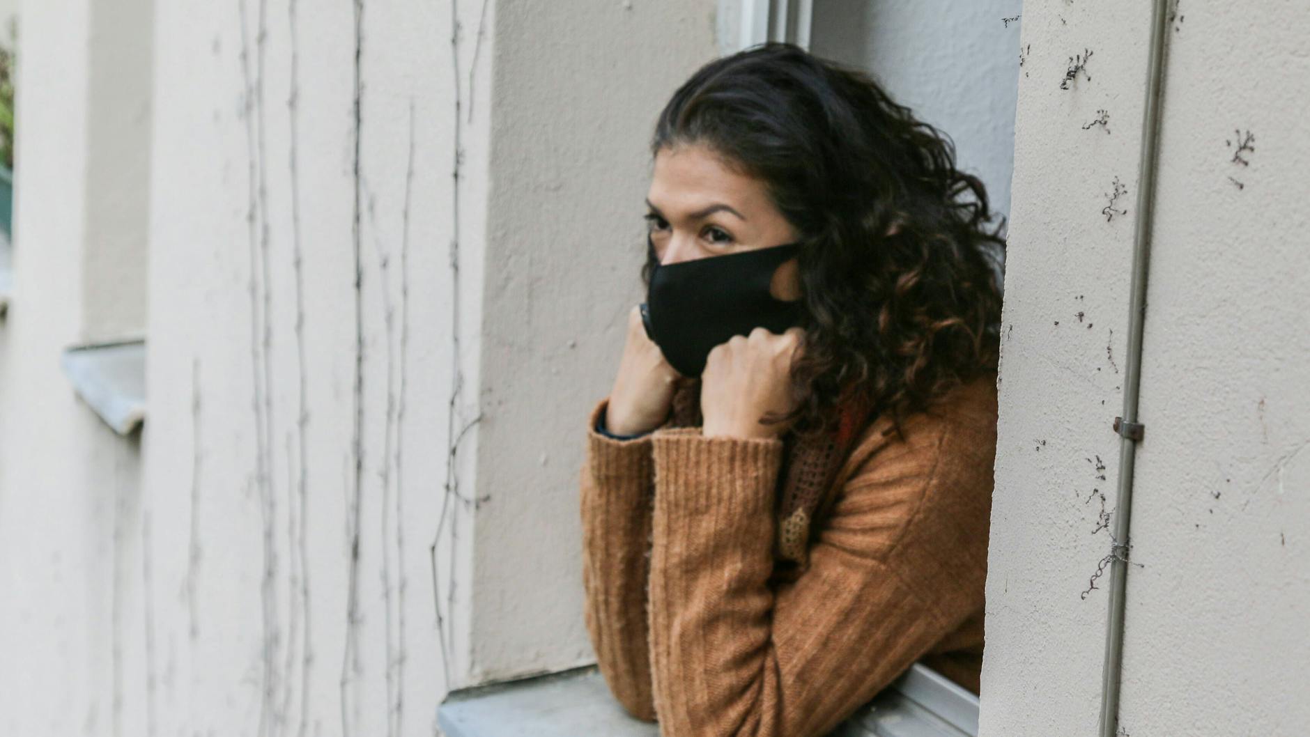 Die Corona-Pandemie verschärft die Lage für Alleinlebende. 