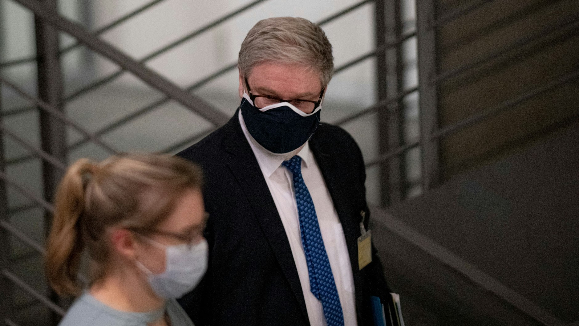 12.01.2021, Berlin: Lars-Hendrik Röller, Abteilungsleiter für den Bereich Wirtschaftspolitik im Bundeskanzleramt, verlässt die Sondersitzung des Wirecard-Ausschuss.&nbsp;