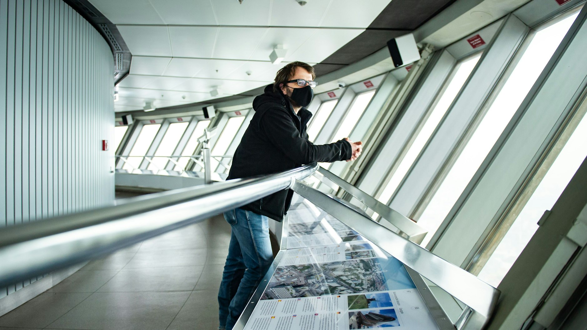 Kulturredakteur Ulrich Seidler besucht den Fernsehturm am Alexanderplatz.<br>