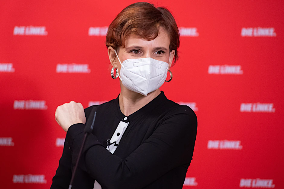 Die Vorsitzende der Linken, Katja Kipping, mit Mund-Nasen-Schutz bei einer Pressekonferenz.&nbsp;