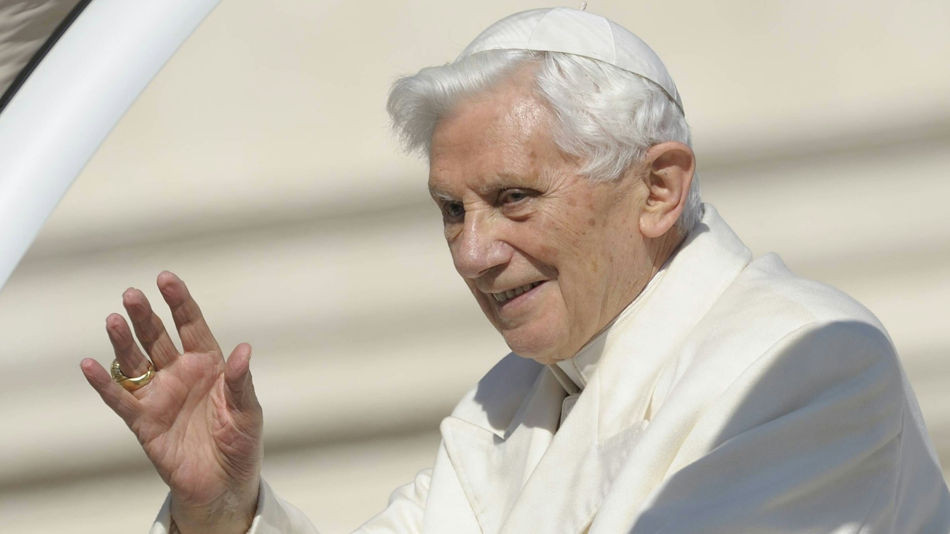 Auch der zurückgetretene Papst Benedikt (93) bekam die Impfung.&nbsp;