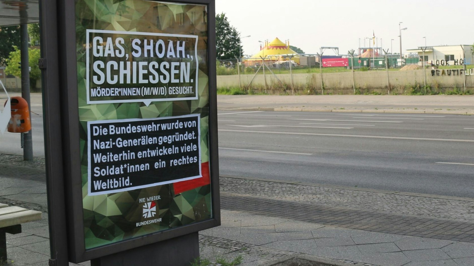 Ein verändertes Bundeswehrplakat.