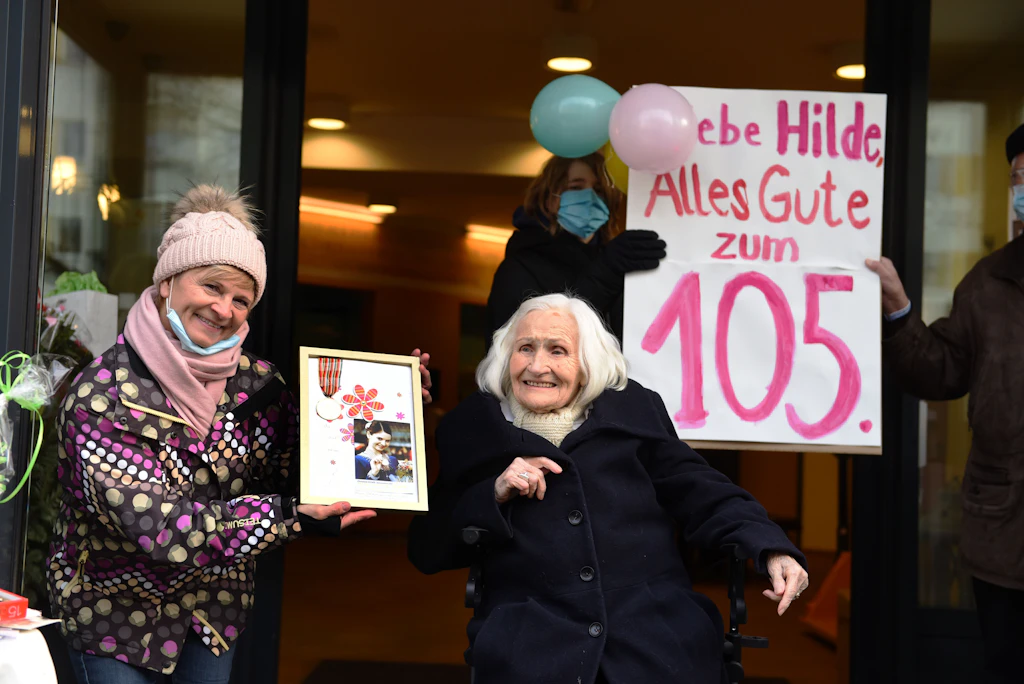 DDR-Star Stüber-Errath feiert den 105. Geburtstag von Sport-Legende Hilde Lehmann