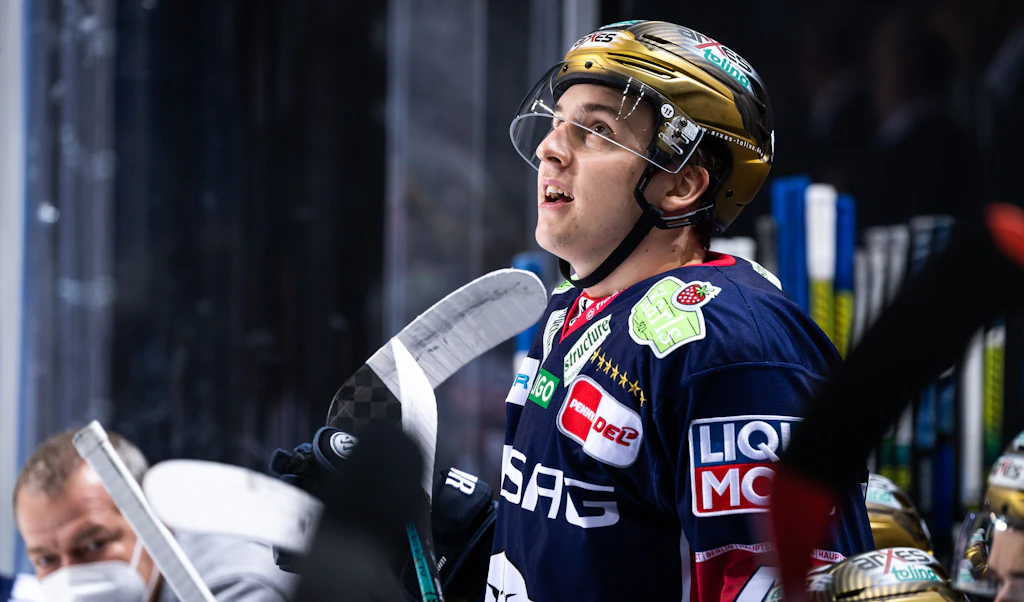 Eisbären Berlin: Winnipeg Jets beordern Leon Gawanke zurück nach Kanada