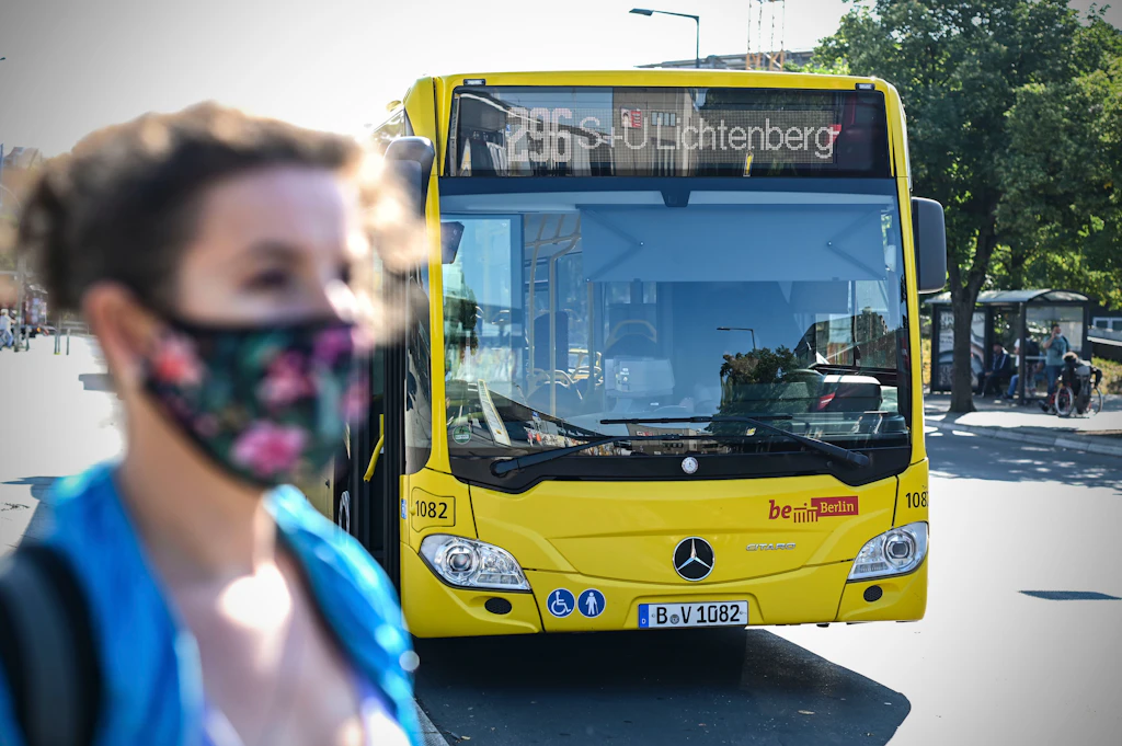 Warum in BVG-Bussen die vordere Tür für Fahrgäste geschlossen bleibt