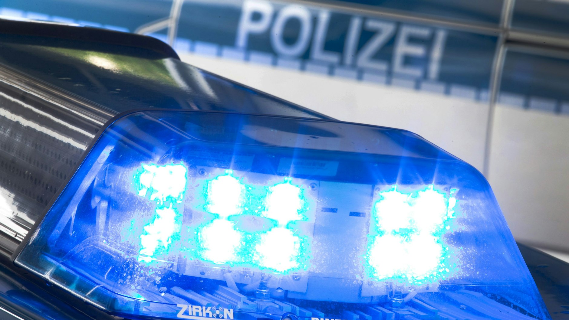 Blaulicht auf einem Einsatzwagen der Polizei.&nbsp;