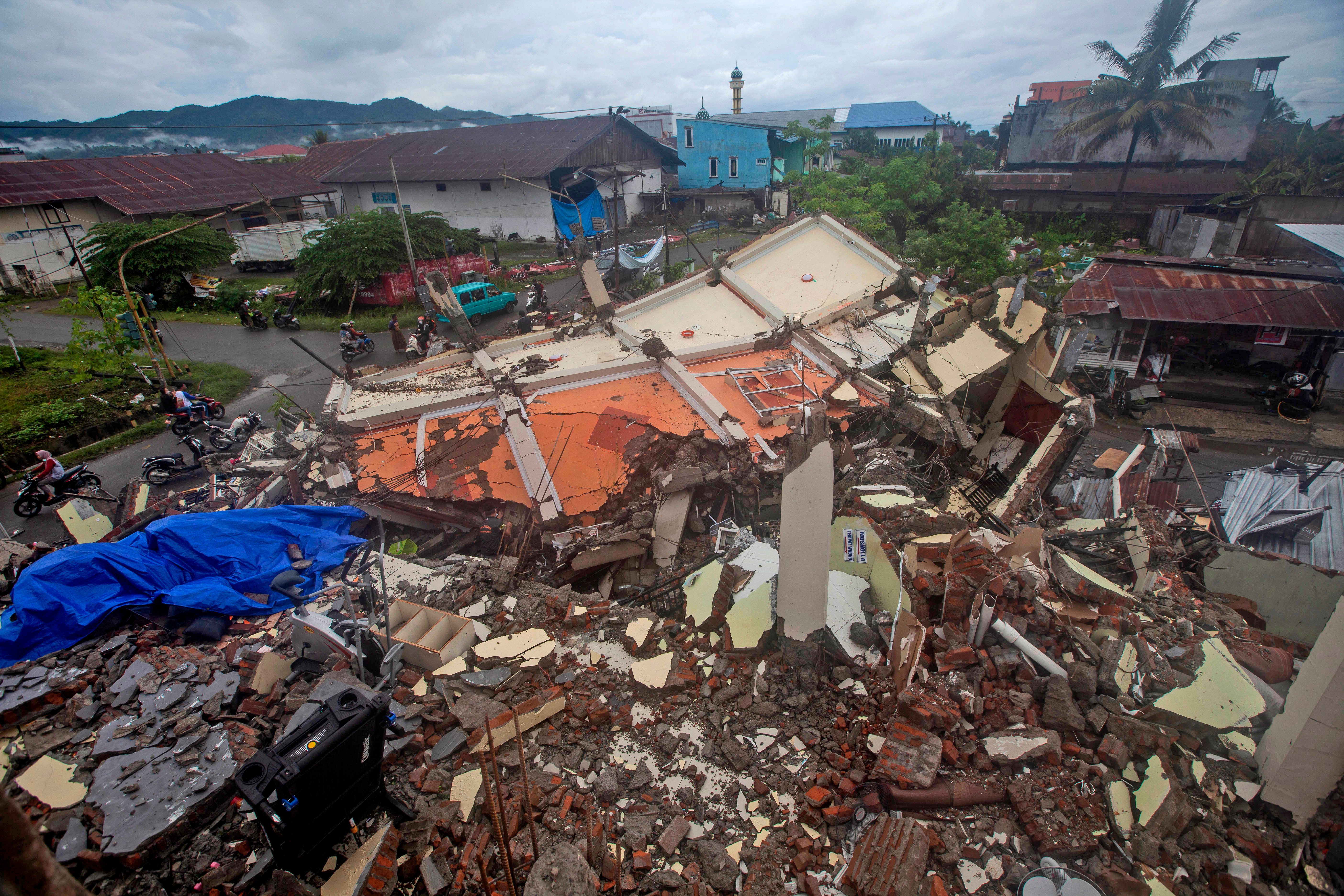 Nach Erdbeben Auf Sulawesi: Zahl Der Todesopfer Auf 73 Gestiegen