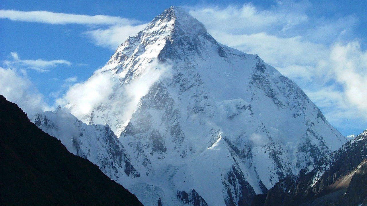 Der schroff aufragende K2 im Karakorumgebirge in Kaschmir gilt unter Bergsteigern wegen seiner steilen Wände als schwierigster Achttausender. 