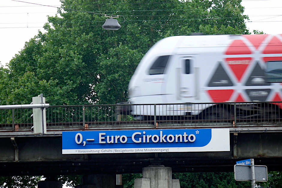 Das kostenlose Girokonto war einmal: Im Niedrigzinsumfeld verlangen viele Banken Kontoführungsgebühren.&nbsp;