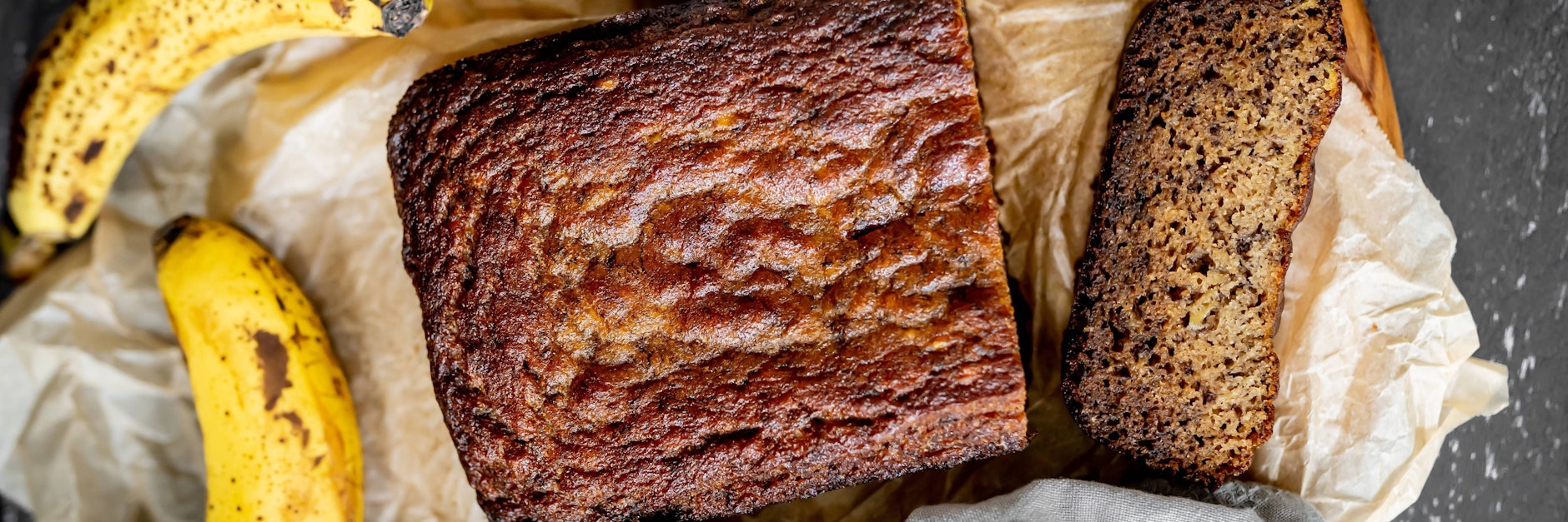 Ein gutes Bananenbrot kommt sehr gut ohne Ei und Industriezucker aus.