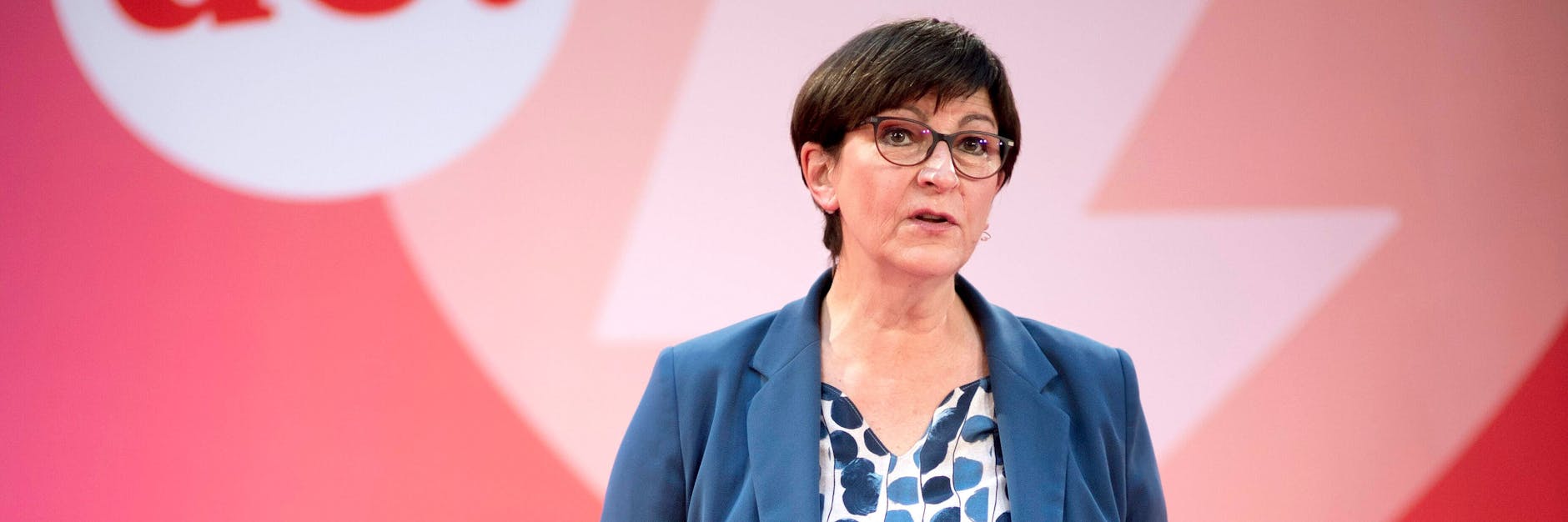 SPD-Chefin Saskia Esken hat am Sonntag dafür plädiert, Homeoffice verpflichtend anzuordnen.