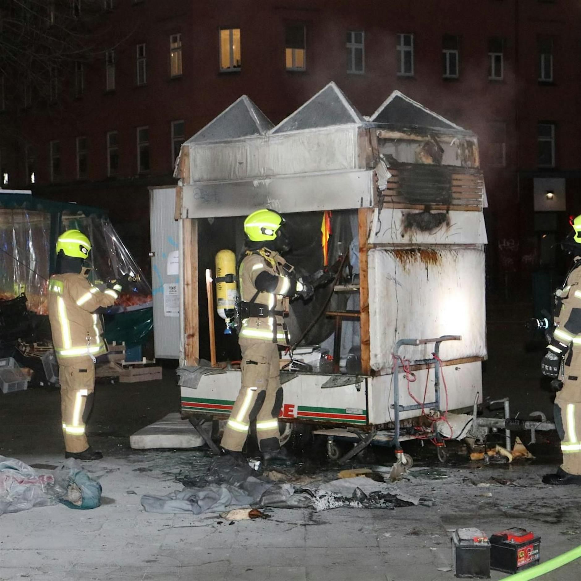 Kreuzberg: Obdachlosenunterkunft abgebrannt