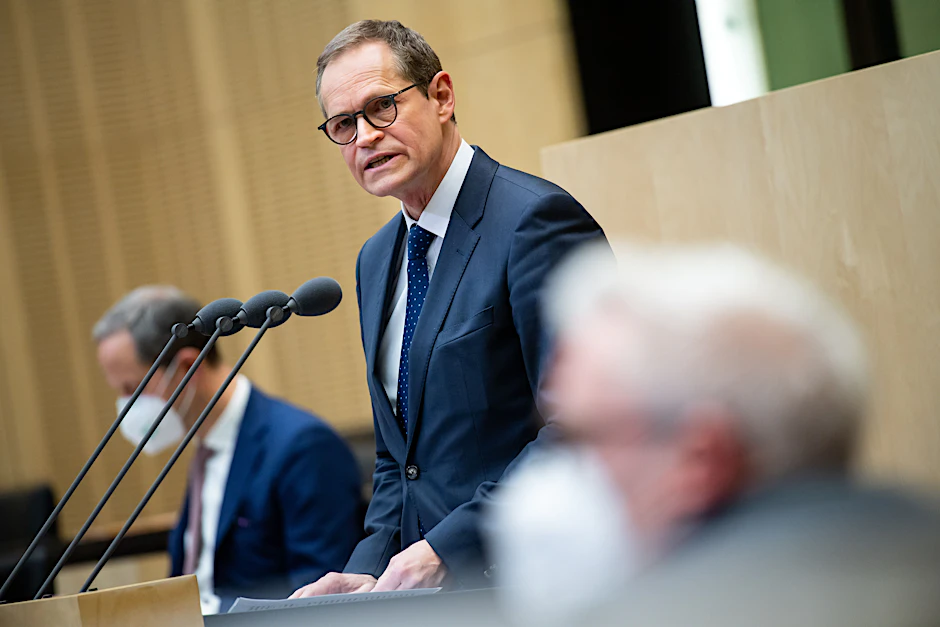 Berlins Regierender Bürgermeister Michael Müller stellt klar, dass Anspruch auf Kinderkrankgeld auch dann besteht, wenn das Homeoffice der Arbeitsplatz ist.&nbsp;